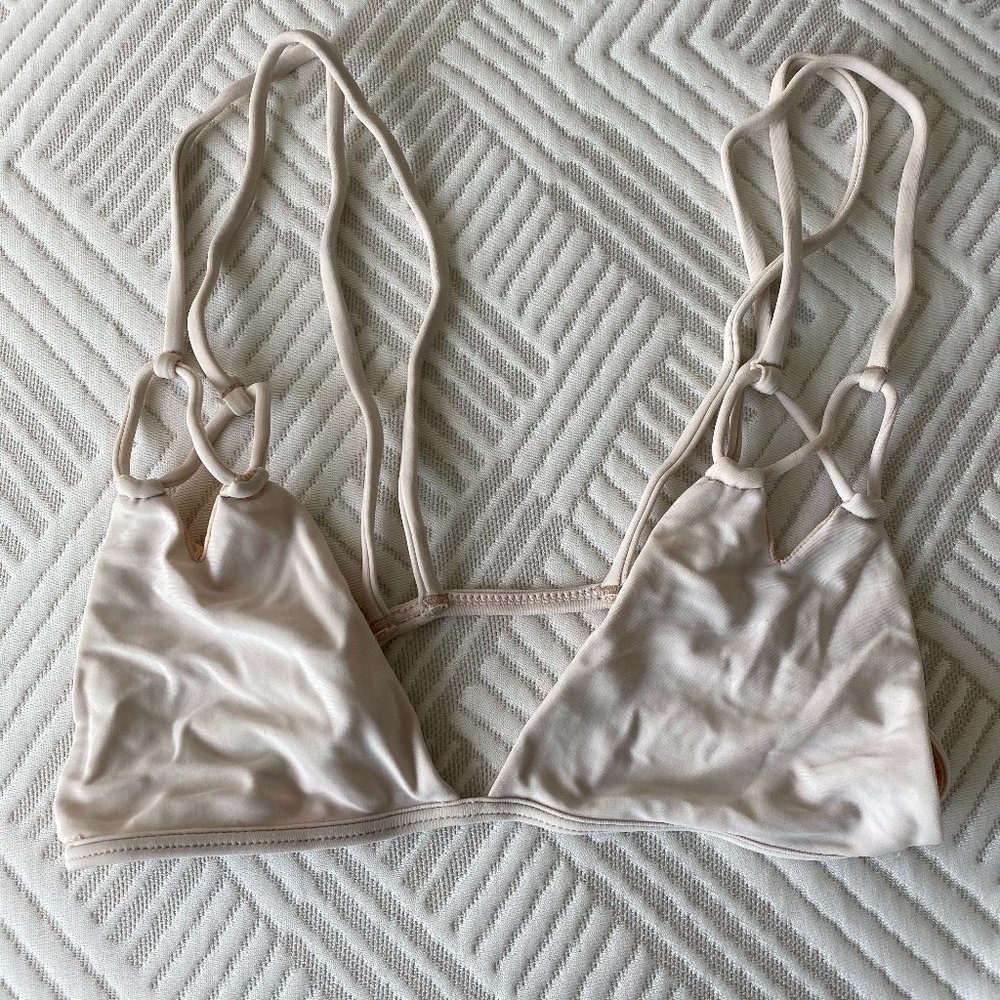 Acacia cream colored triangle top